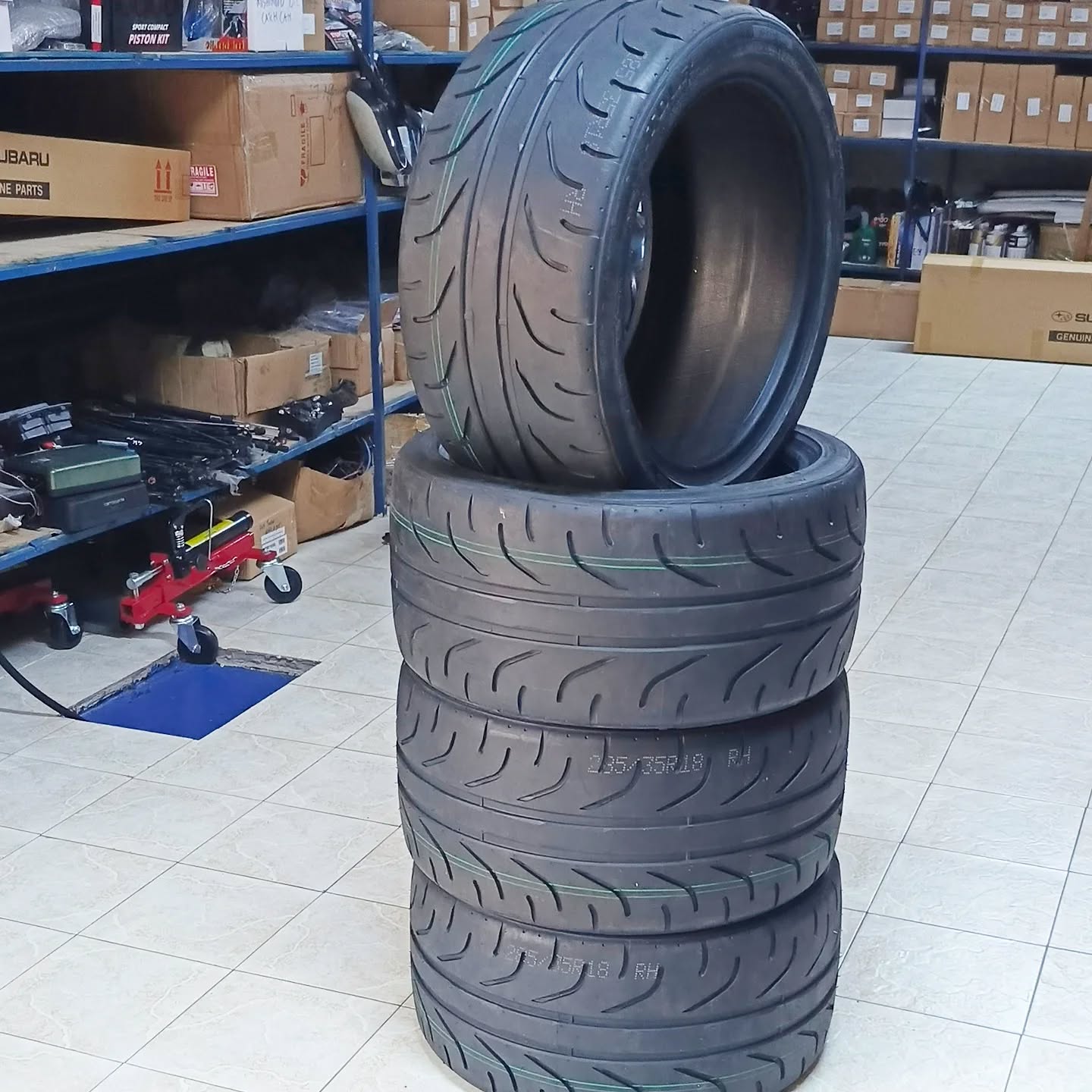 Vitour Tempesta Enzo V-02R - Spicy Cat Racing